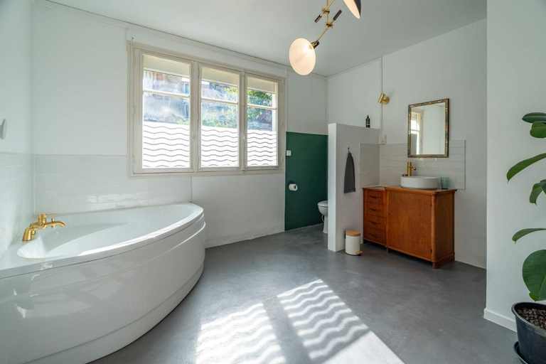 Bathroom 5, Les Suites de Bellac, Haute-Vienne