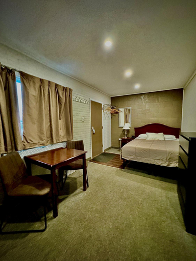 Others 3, Caravel Motel, Division No. 8