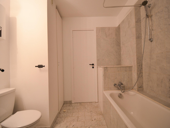 Bathroom 3, Apartment in Oostduinkerke near the Beach, West-Vlaanderen