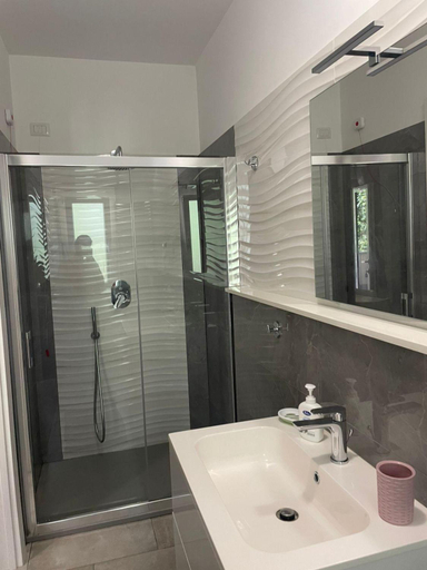 Bathroom 2, La Playa del Sol 2, Vibo Valentia