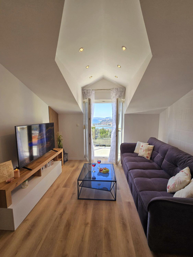 Facilities 1, Villa Matanovi Dvori, Podstrana