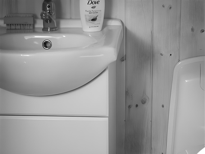 Bathroom 3, Siabod Huts, Conwy