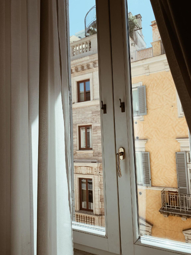 Others 5, La Papessa, Rome