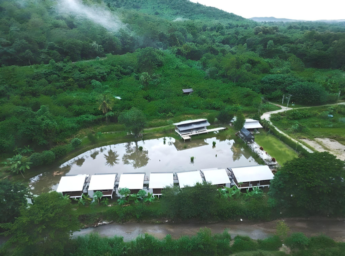 Others 4, MTT Resort, Chom Thong