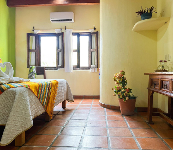 Others 4, Hotel Artesanal Palomera, Compostela