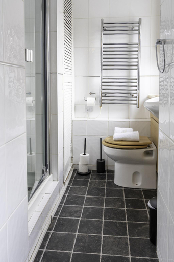 Bathroom 4, Riverview Apartments, Glasgow