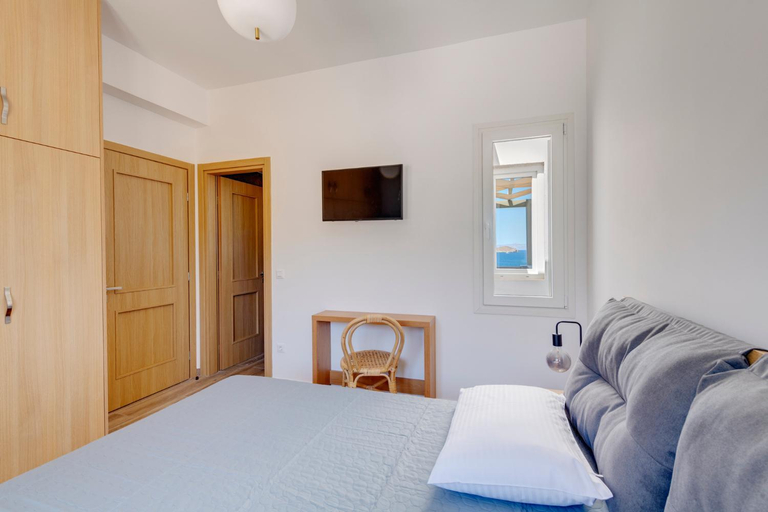 Others 3, Syraki Villas, South Aegean