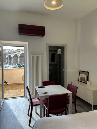 Others 4, Hotel VM, Rome