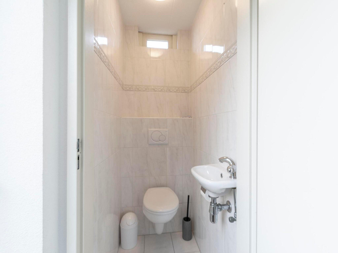 Bathroom 5, Bungalow with Sauna and Pool in Quiet Location, Zijpe