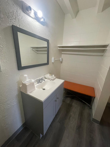 Bathroom 4, Relax Inn, Marion