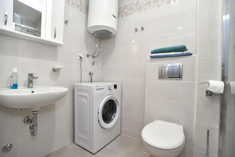 Bathroom 3, Lux Apartments Iva