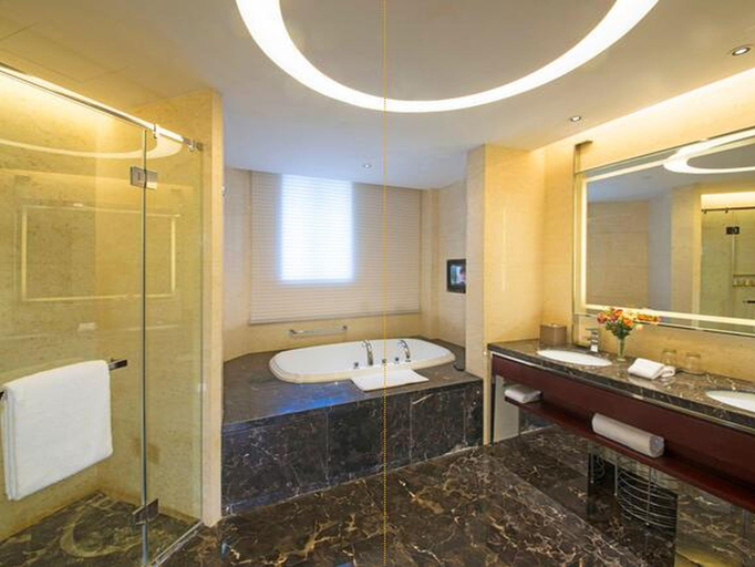 Bathroom 2, Changsha Longhua International Hotel, Changsha