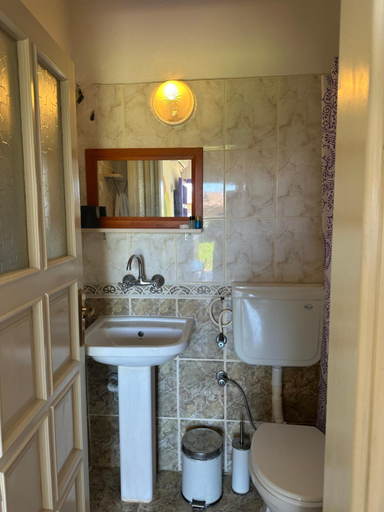 Bathroom, gaya pansiyon, Kemer