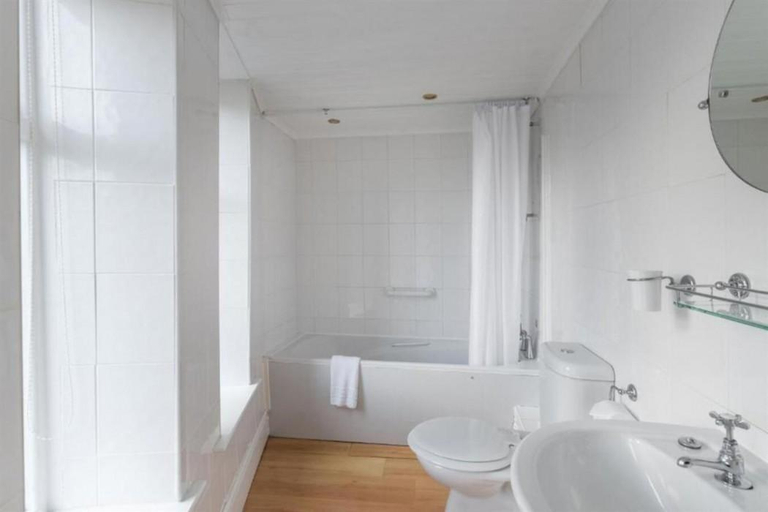 Bathroom 3, Derwentwater Hotel, Cumbria