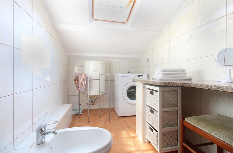Bathroom 3, Apartment 1451, Fažana