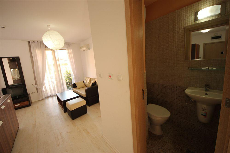 Bathroom 3, Rainbow Aparthotel, Nesebar
