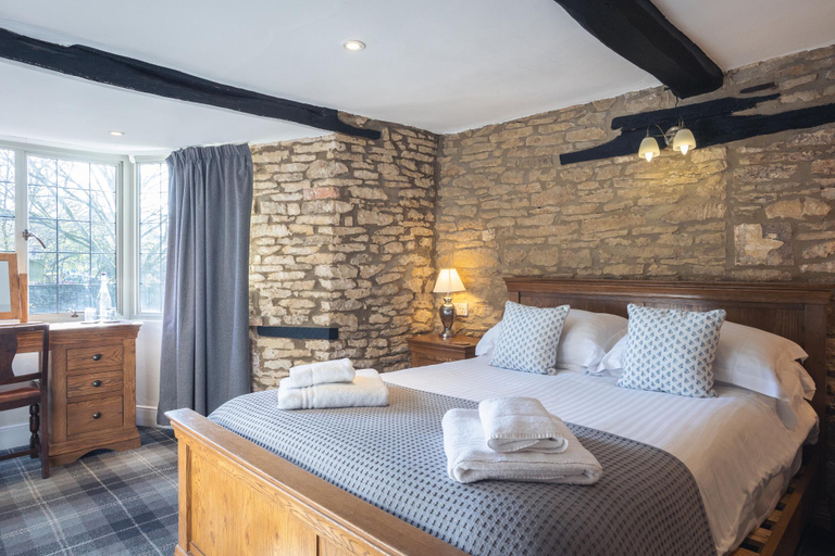 Bedroom 2, The Lamb Inn, Gloucestershire