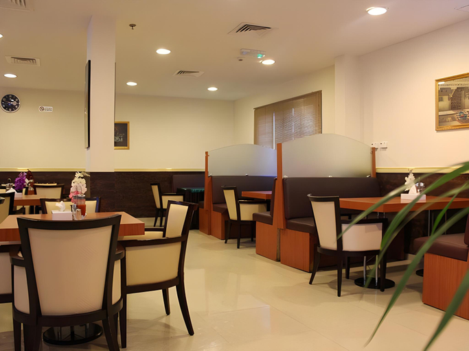 Food & Drinks 5, Naif View Hotel, Dubai