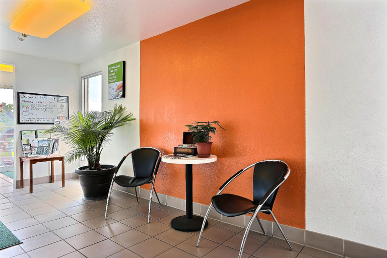 Public Area, Motel 6 Idaho Falls, ID - Snake River, Bonneville