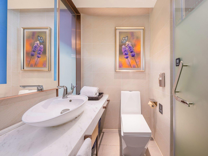Bathroom 4, Lavande Hotel Shenzhen International Convention and Exhibition Center Shajing Jingji Baina, Shenzhen