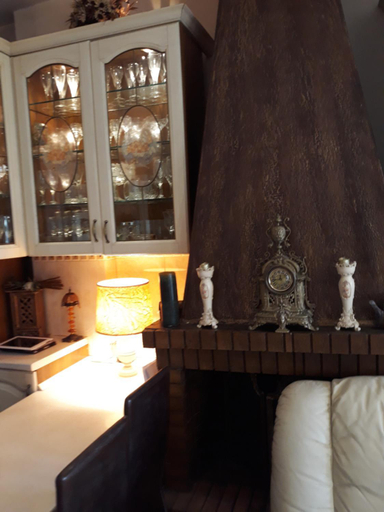 Others 3, Mandy's cosy luxury flat, Attica