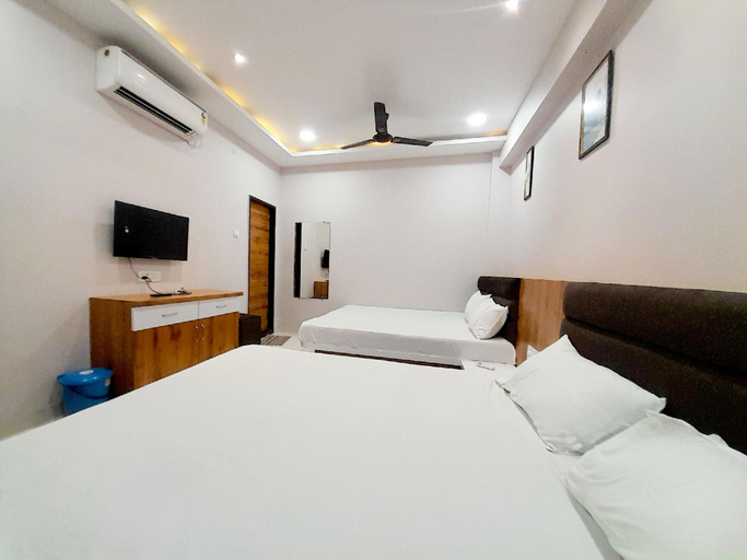 Bedroom 2, Hotel Mahadev Kripa, East Nimar