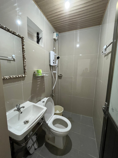 Bathroom 4, Ash Home, Panglao