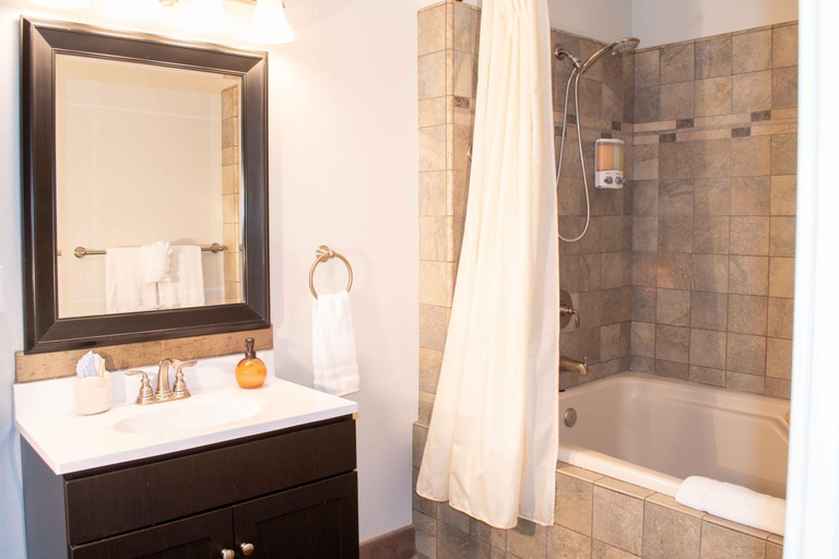 Bathroom 5, Harmony Ridge Lodge, Nevada