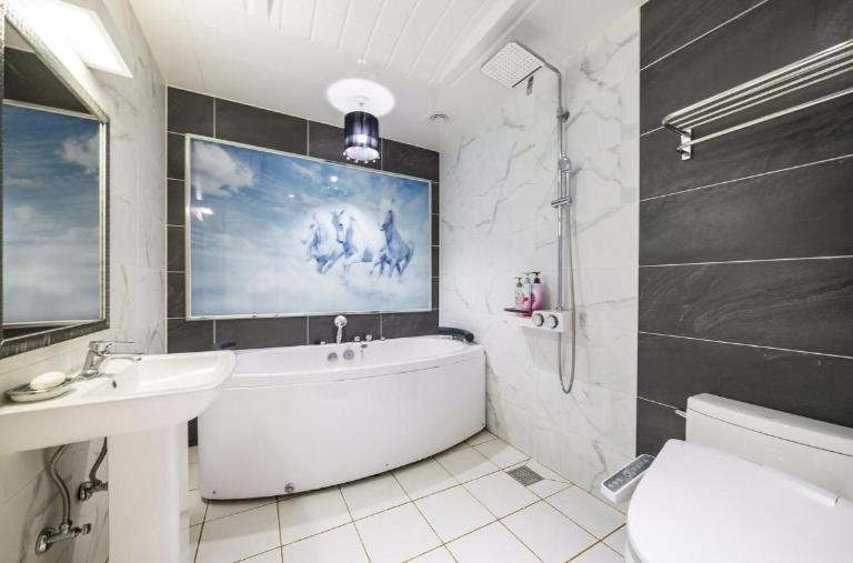 Bathroom 5, Mokpo Peace Plaza Hotel Zara, Muan