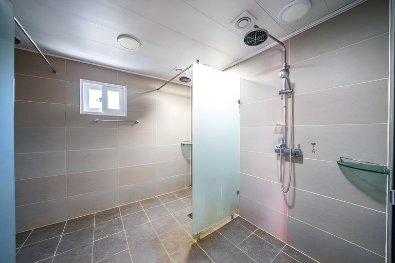 Bathroom, Hongcheon D-day pension&camping, Hongcheon