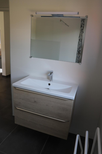 Bathroom 2, Le Clos des Cajaviris, Pas-de-Calais