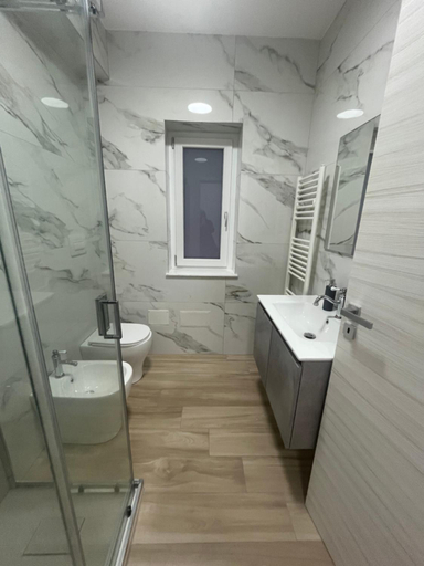 Bathroom 4, La Terrazza, Crotone