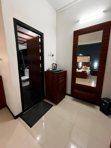 Bathroom 4, Subhas Tourist Hotel, Jaffna