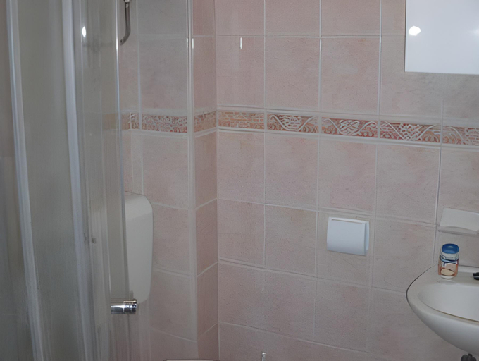 Bathroom 4, Apartments Bartulic, Okrug