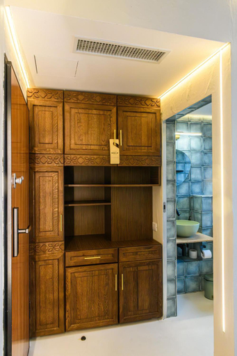 Others 4, Nishani 5 Stars Boutique, Municipiul Bucuresti