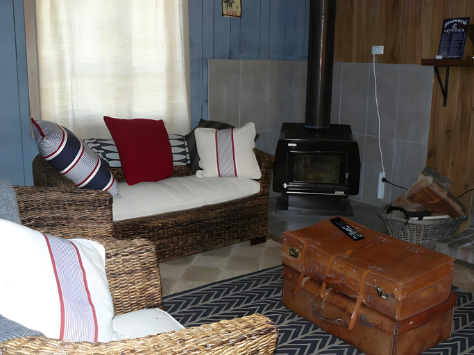 Bedroom 2, Sassafras Springs Cottages, Central Highlands