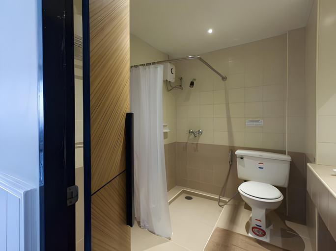 Bathroom 3, The Mercy Hotel, Muang Chumphon
