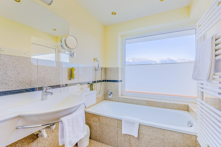 Bathroom 5, Hotel Seppl Familie and Spa, Innsbruck Land