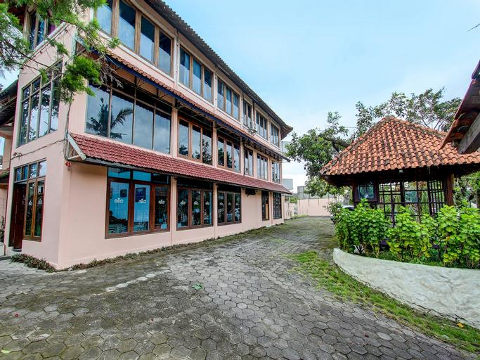 Exterior & Views, Capital O 93533 Griya Denok, Wonogiri