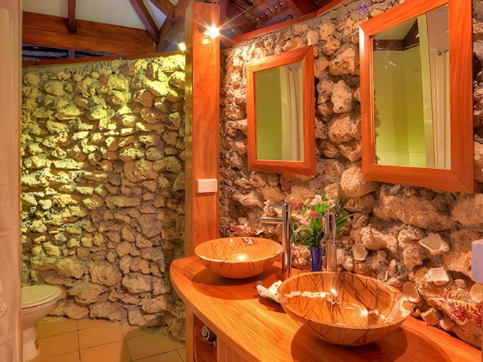 Bathroom 4, Coco Beach Resort, Pango