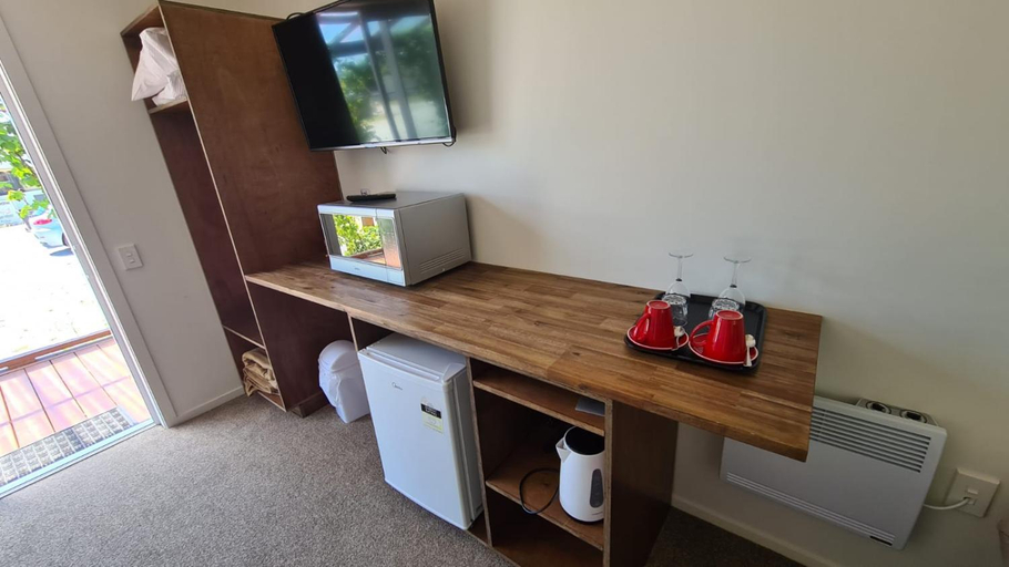 Others 5, Woodstock Cottage, Westland