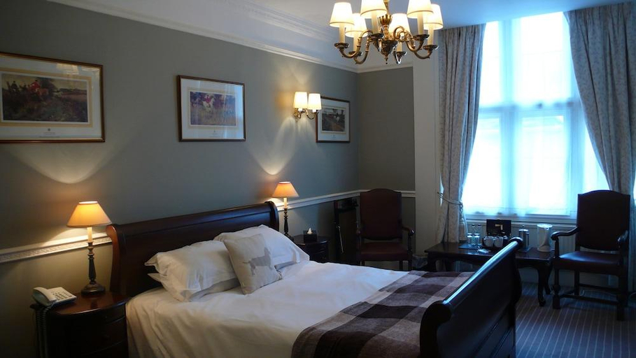 Bedroom 3, The Snooty Fox, Gloucestershire