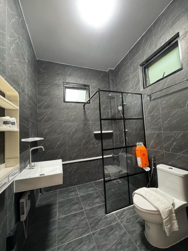 Bathroom 5, Tanouy Garden, Ko Phangan