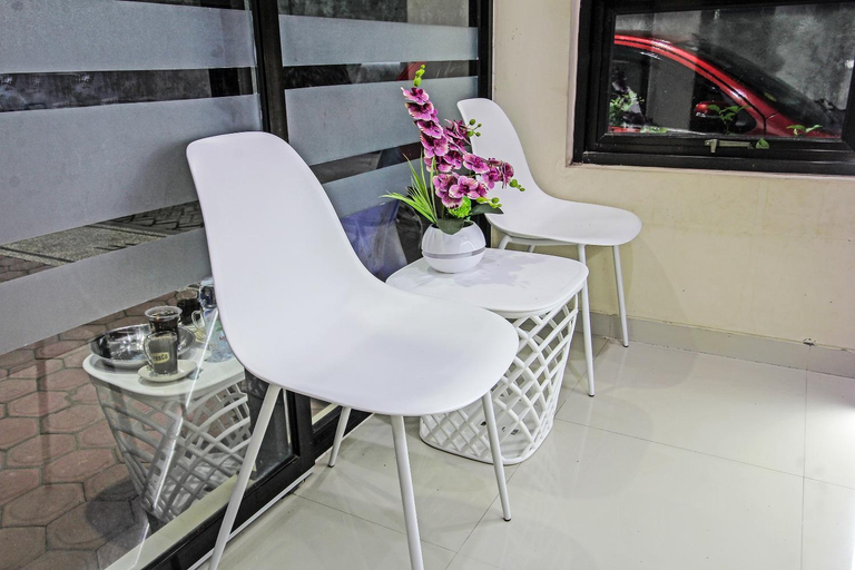 Public Area 5, Hotel O Family Guest House Syariah, Tulungagung