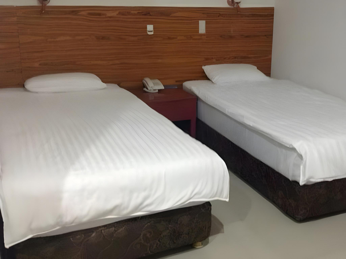 Bedroom 2, Royal Parbina Hotel, Pematangsiantar