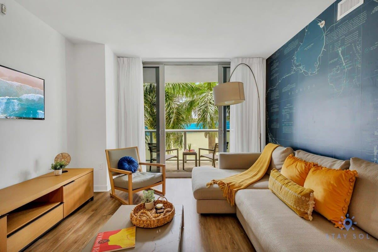 Others 5, Apartment w Balcony Pool Near Beach, Broward