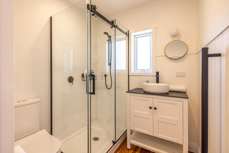 Bathroom 3, Miami one one, Auckland