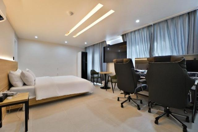 Bedroom 2, Changnyeong Hotel 74st, Changnyeong