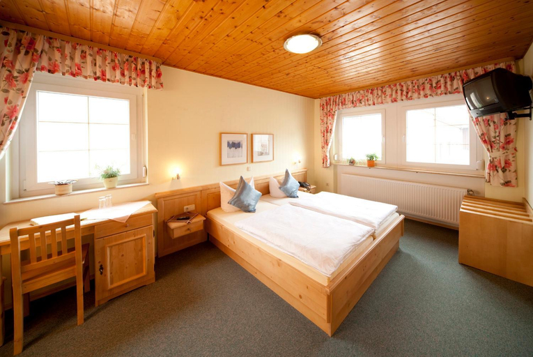 Bedroom 2, Gasthaus zur Wolfsschlucht, Neustadt an der Aisch-Bad Windsheim