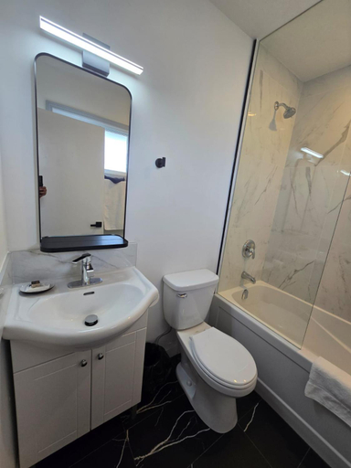 Bathroom 4, SHORE VISTA LODGE, York